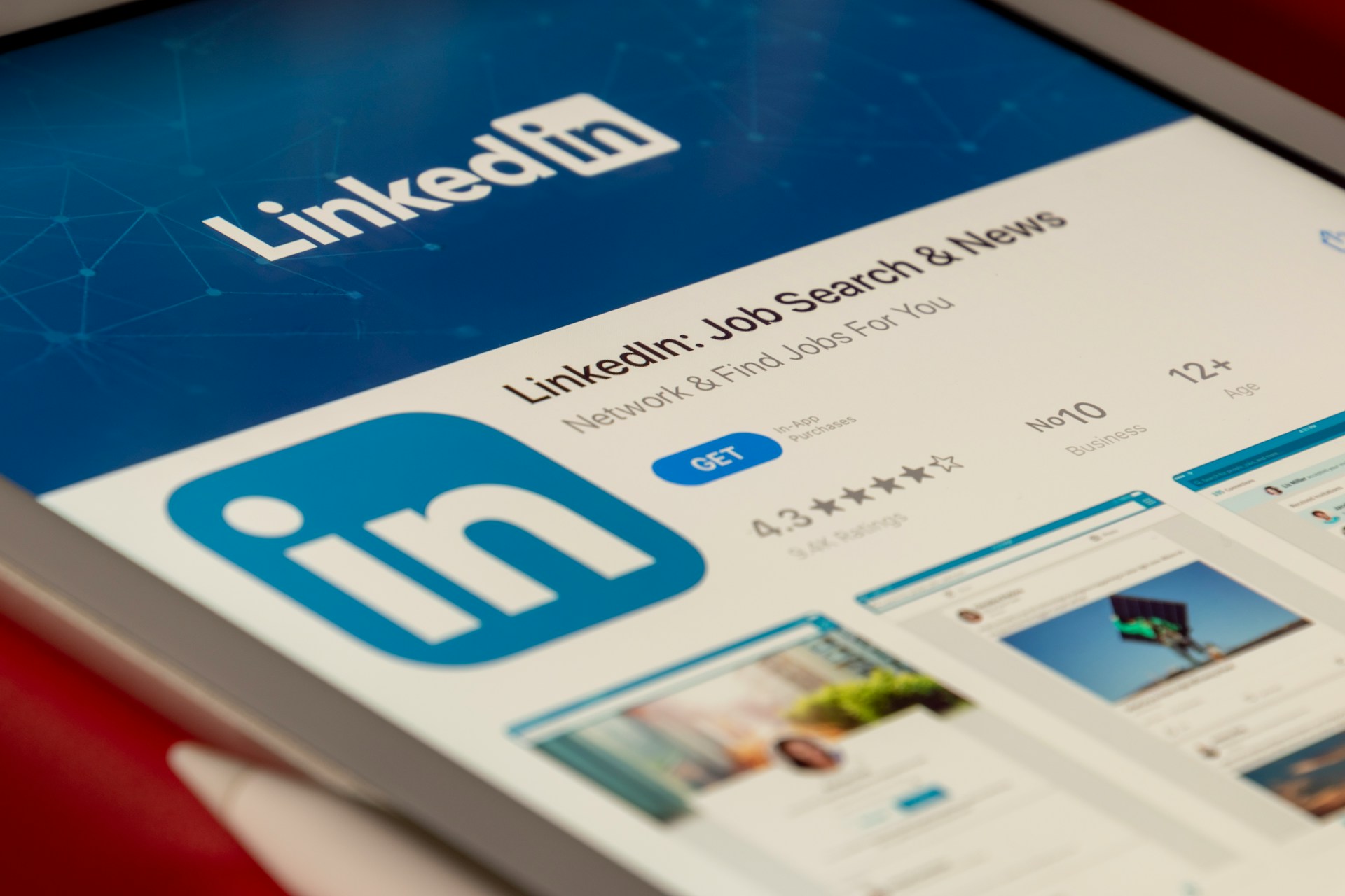 LinkedIn laajentaa pelimaailmaan: julkaisee 3 uutta loogista pulmapeli&auml;