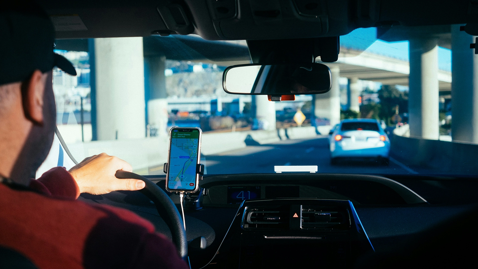 Uberia syytet&auml;&auml;n algoritmien k&auml;yt&ouml;st&auml; voittojen kasvattamiseksi kuljettajien kustannuksella