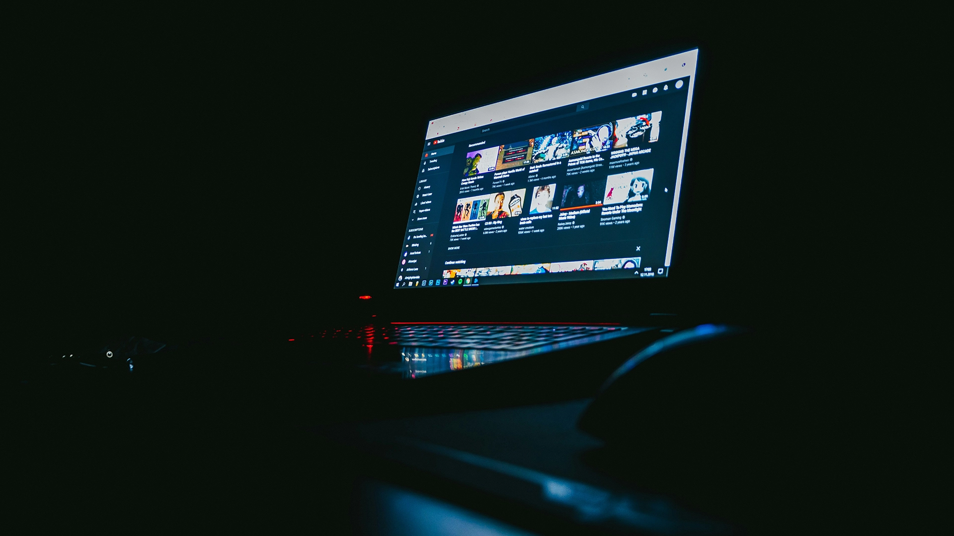 YouTube k&auml;ytti salaa teko&auml;ly&auml; muokatakseen sis&auml;ll&ouml;ntuottajien videoita ilman lupaa